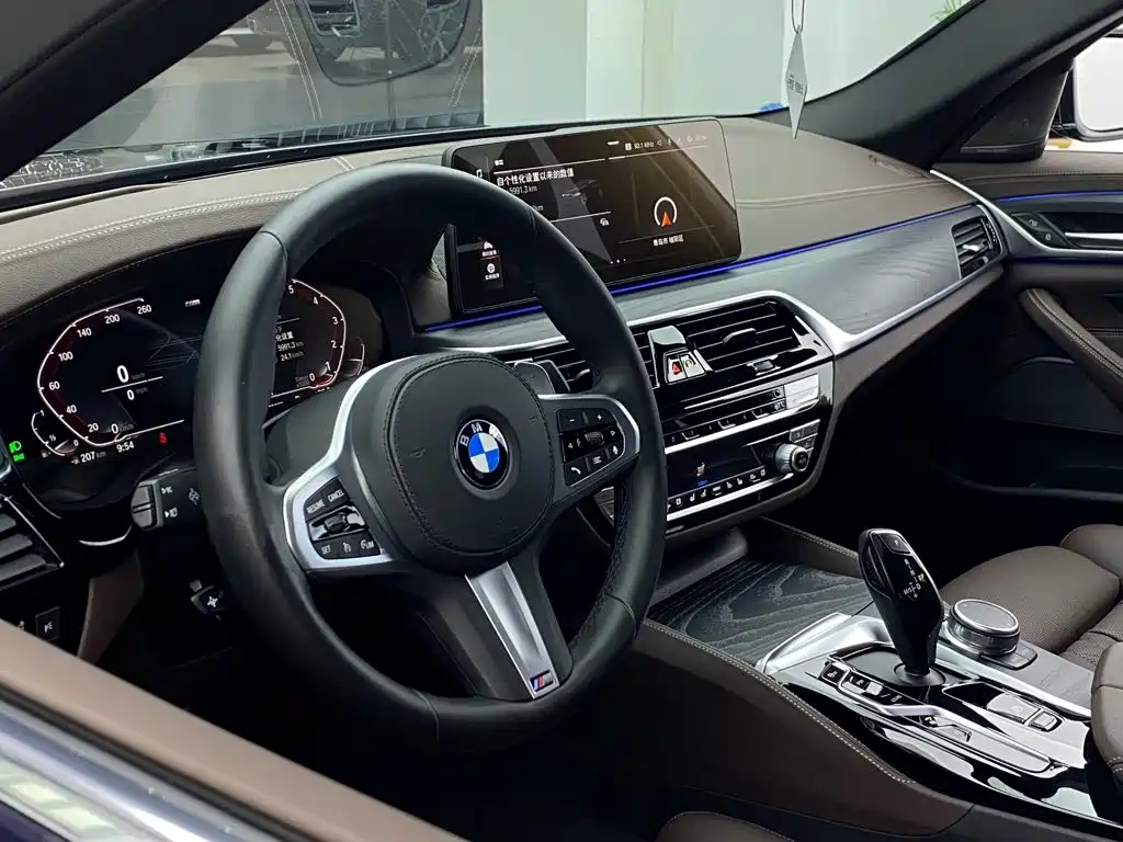 BMW 5 Series — миниатюра 25