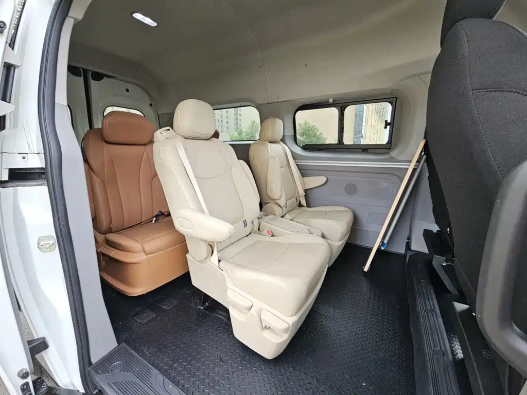 MAXUS V70 — миниатюра 9