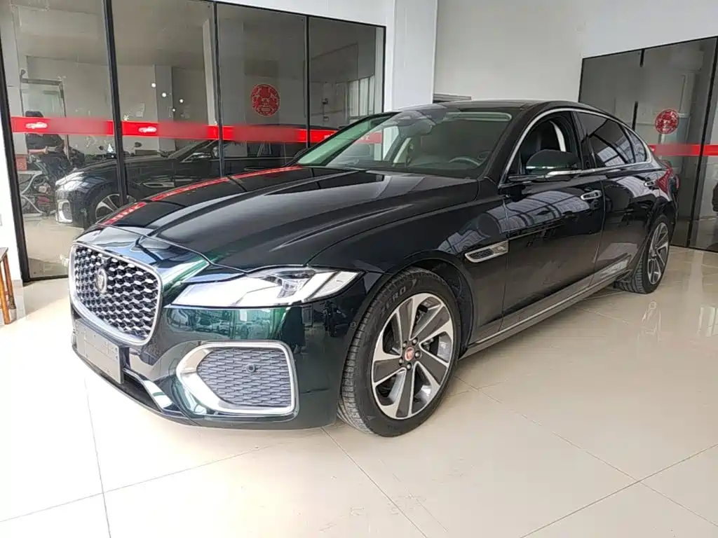 Jaguar XFL