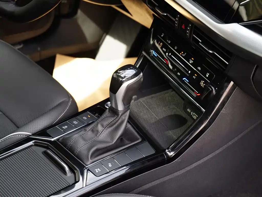 Volkswagen Passat — миниатюра 12