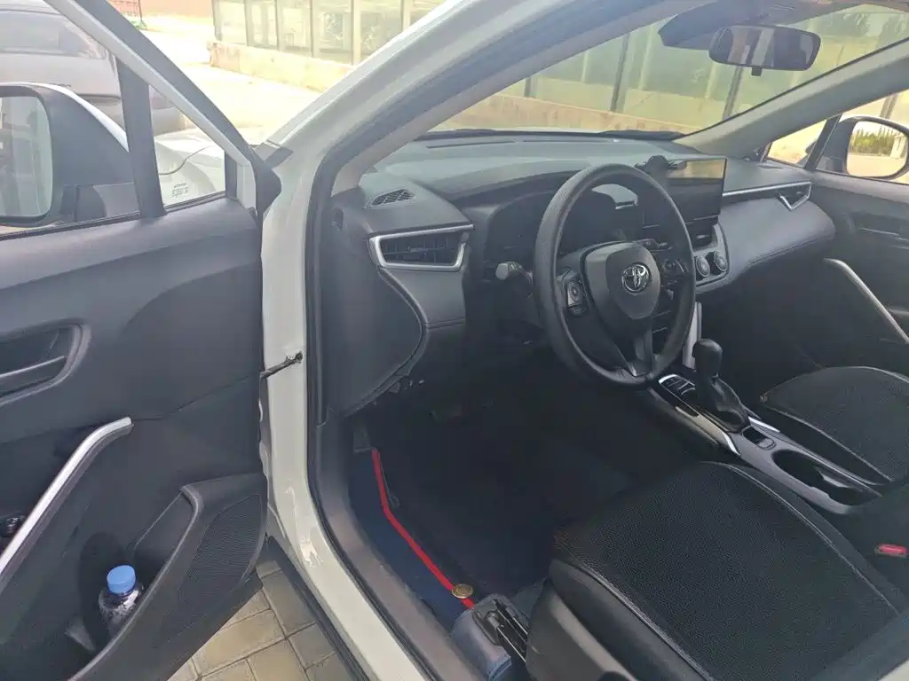 Toyota Corolla Cross — миниатюра 13