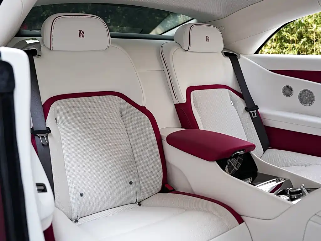 Rolls-Royce Phantom — миниатюра 10