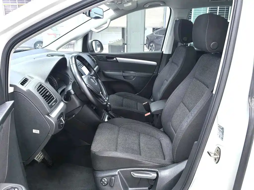 Volkswagen Sharan — миниатюра 6