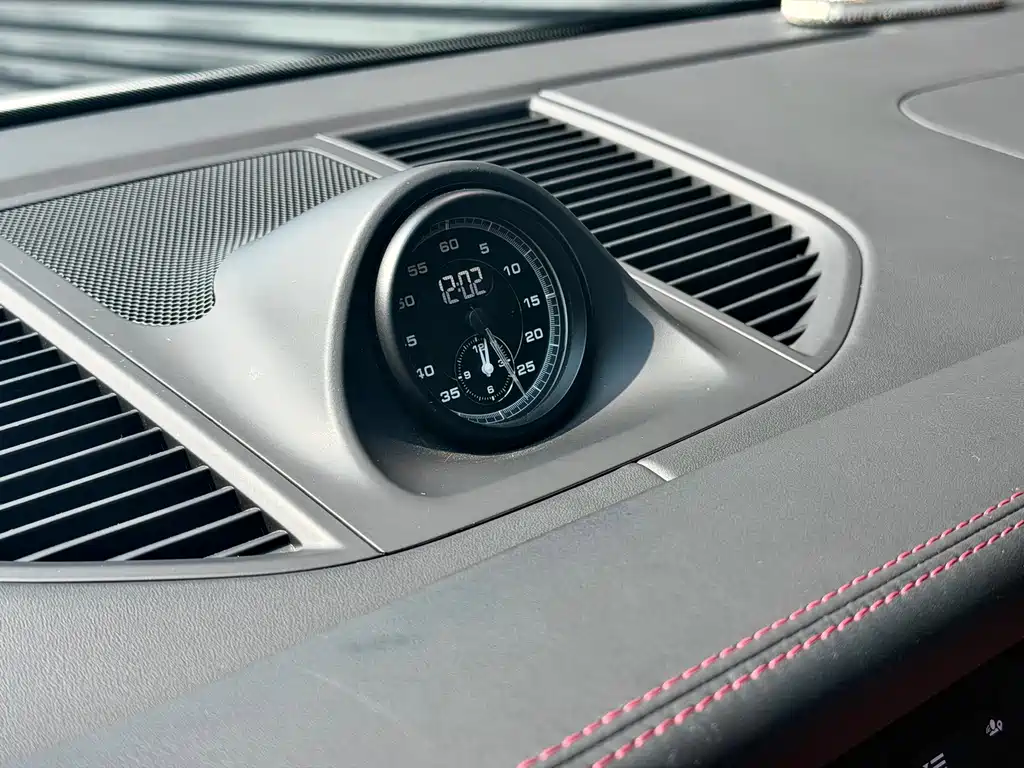 Porsche Macan — миниатюра 12