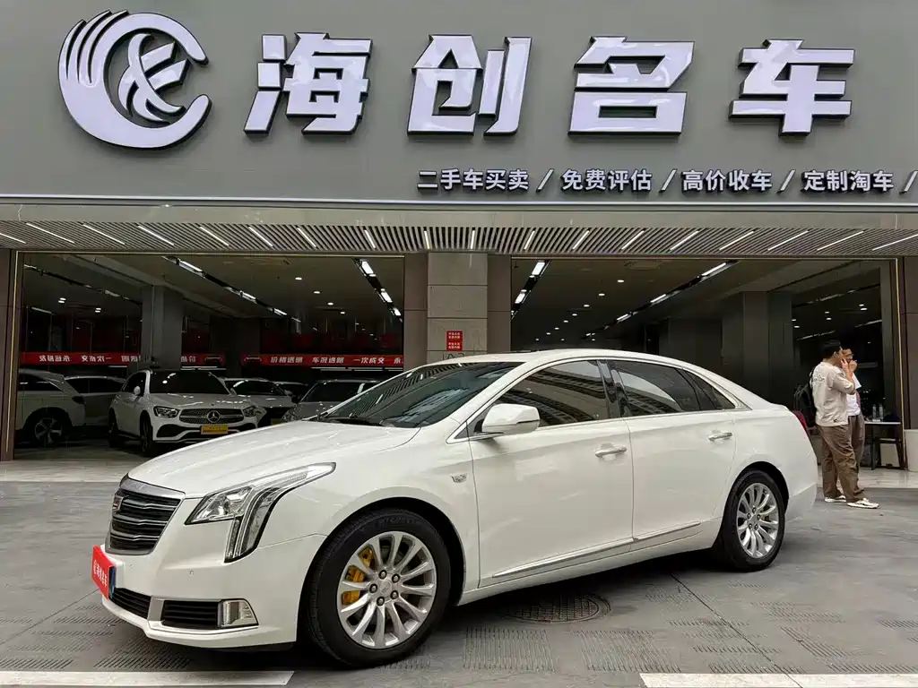 CADILLAC XTS