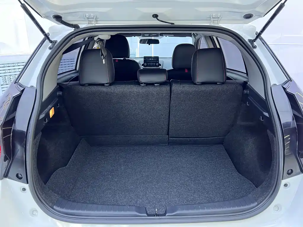 Toyota Yaris L — миниатюра 15