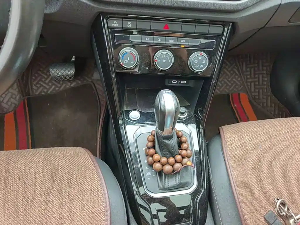 Volkswagen T-Roc — миниатюра 14