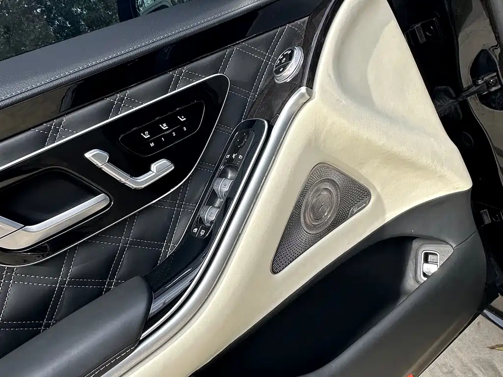 Mercedes-Benz S-Class — миниатюра 12