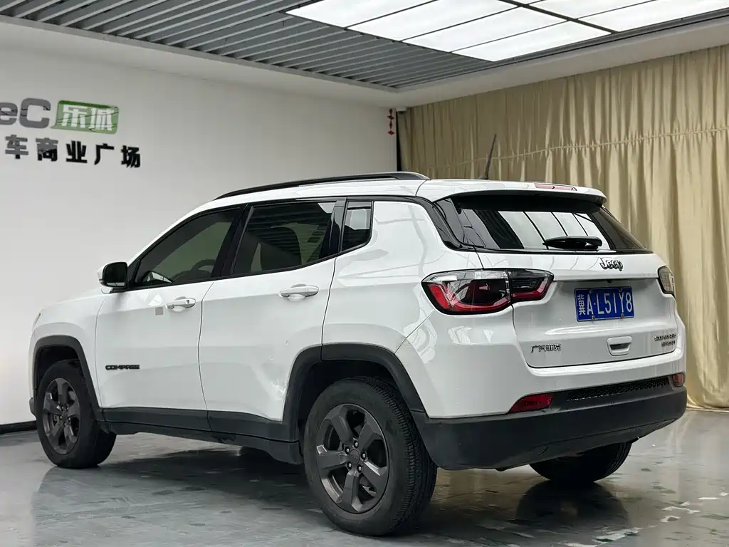 Jeep Compass — миниатюра 5