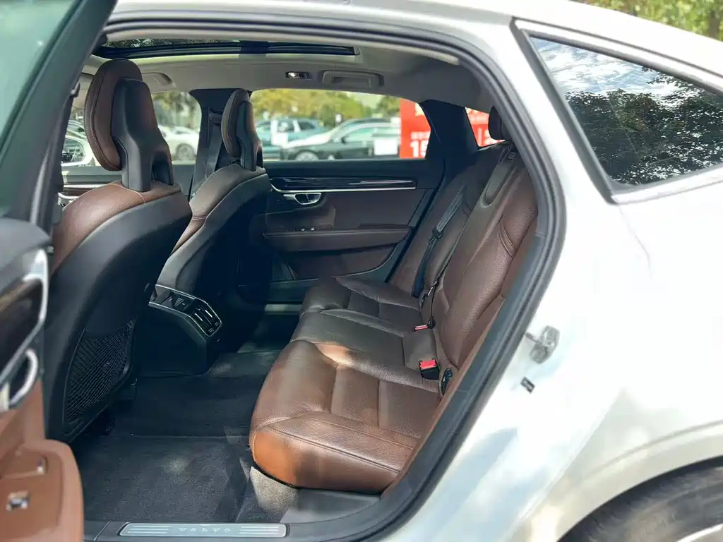 Volvo S90 2018 T4