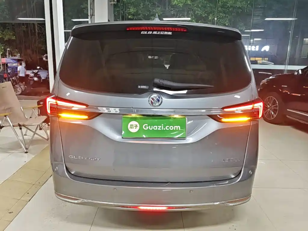 Buick GL8 — миниатюра 6