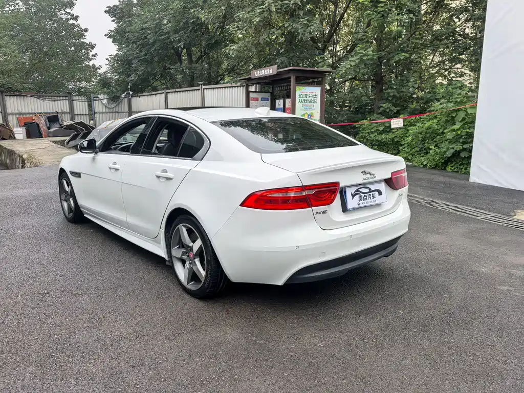 Jaguar XE — миниатюра 9