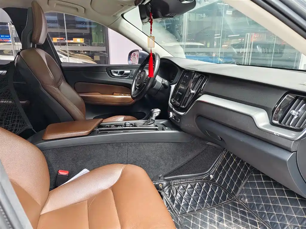 Volvo XC60 2018 T5