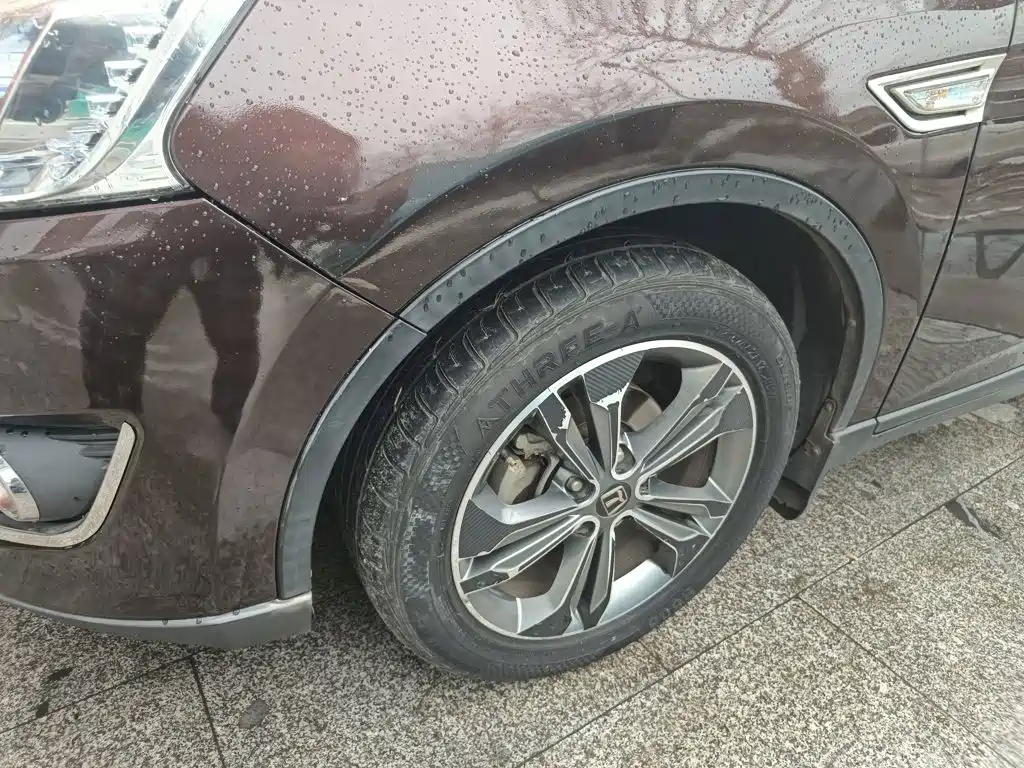 Luxgen U6 — миниатюра 20