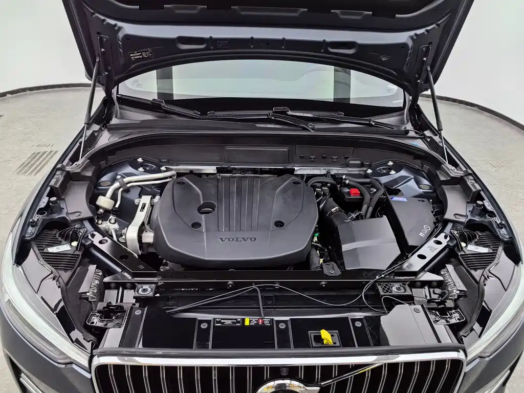 Volvo XC60 2022 B5 Luxury
