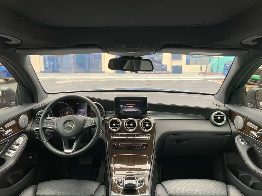 Mercedes-Benz GLC — миниатюра 31