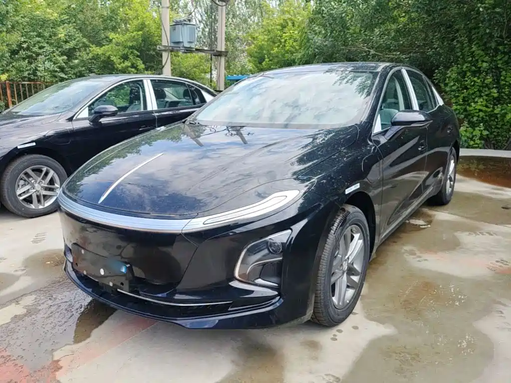 Hongqi E-QM5 2025 610km PLUS