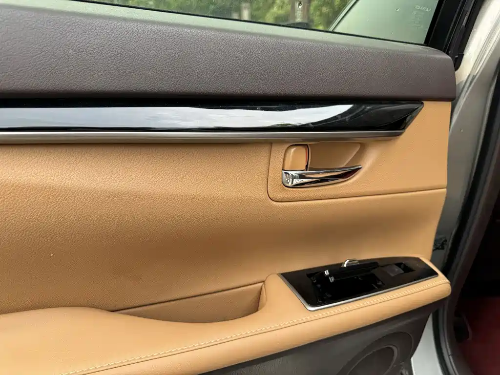 Lexus ES — миниатюра 17
