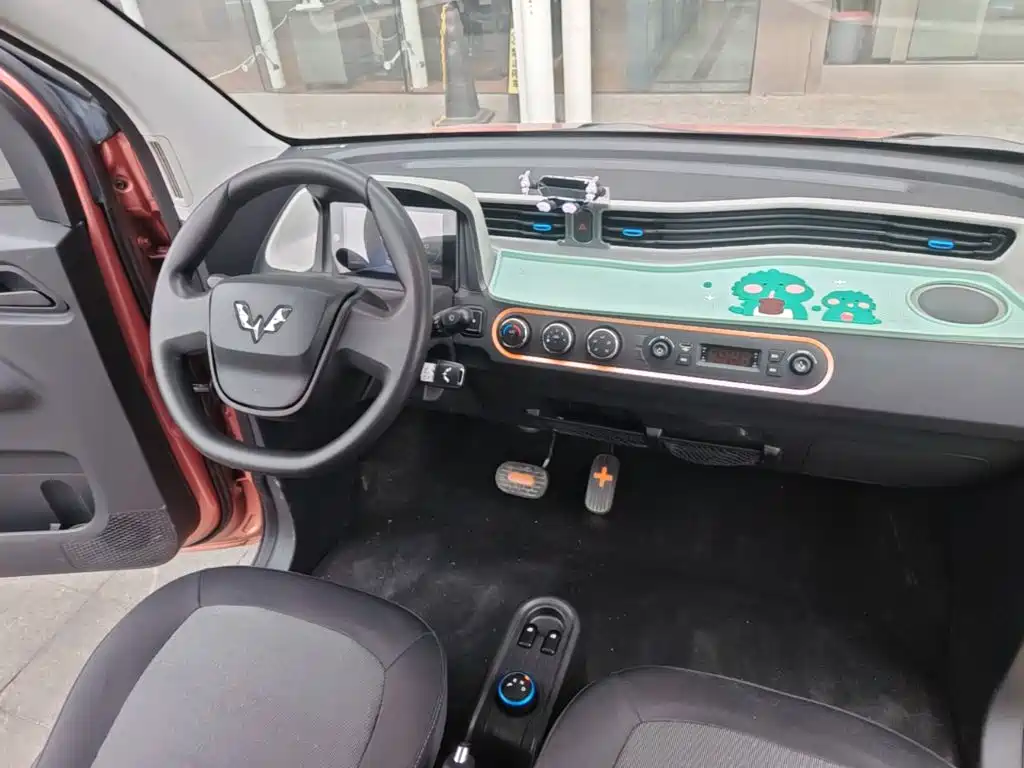 Wuling MINIEV — миниатюра 10