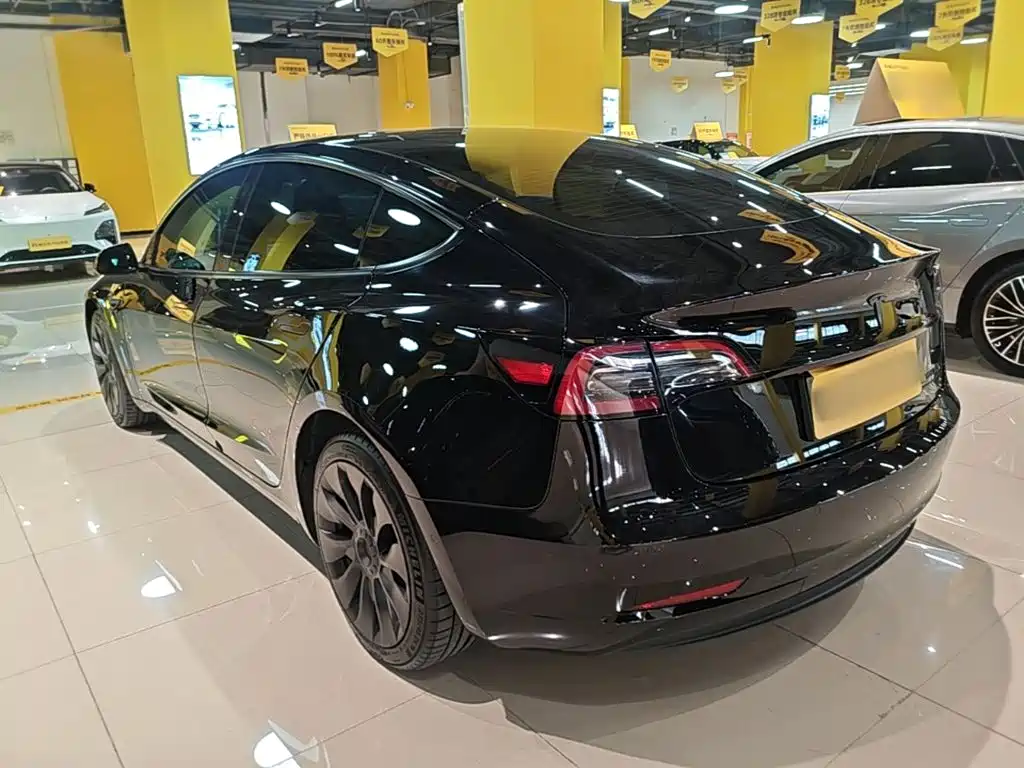 Tesla Model 3 — миниатюра 5