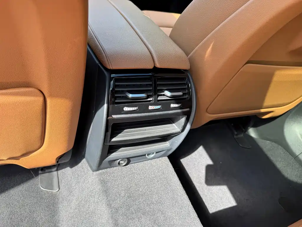 BMW 5 Series — миниатюра 18