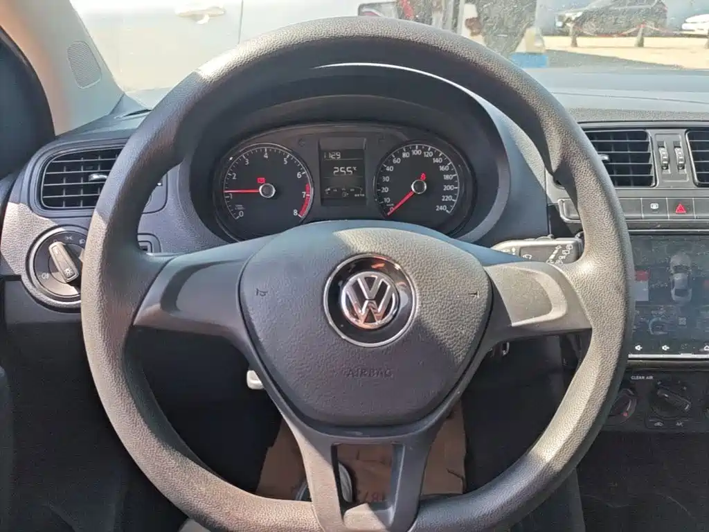 Volkswagen Polo — миниатюра 11