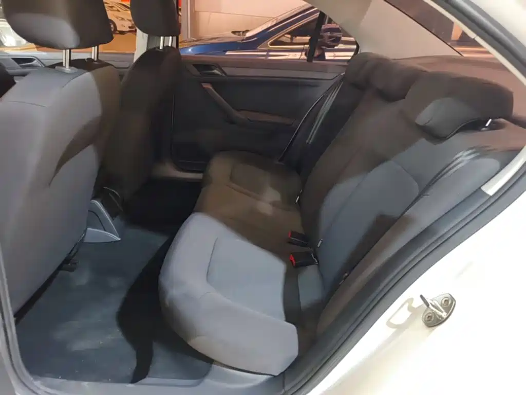 Volkswagen Jetta — миниатюра 17