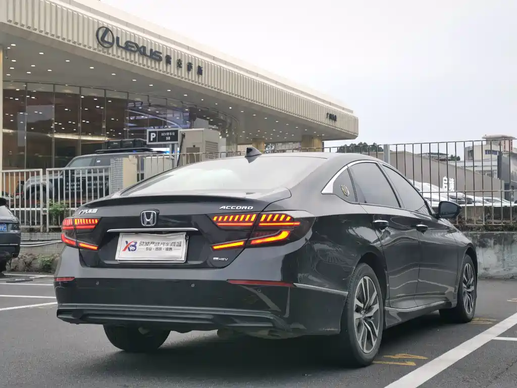 Honda Accord — миниатюра 17
