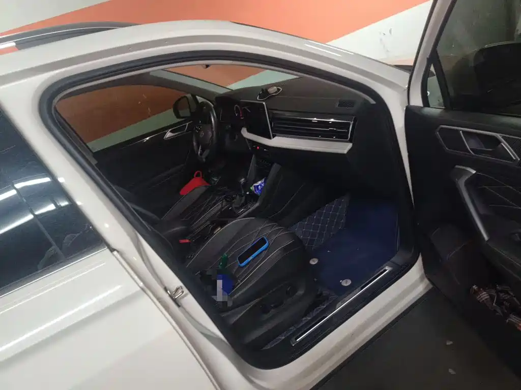 Volkswagen Tiguan L — миниатюра 20