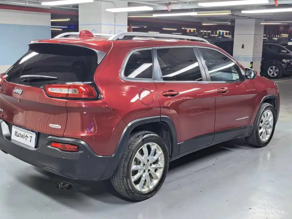 Jeep Cherokee (Import) — миниатюра 13