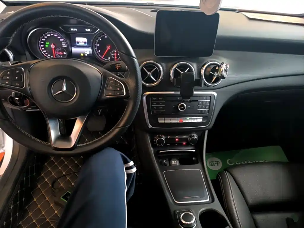 Mercedes-Benz GLA — миниатюра 10