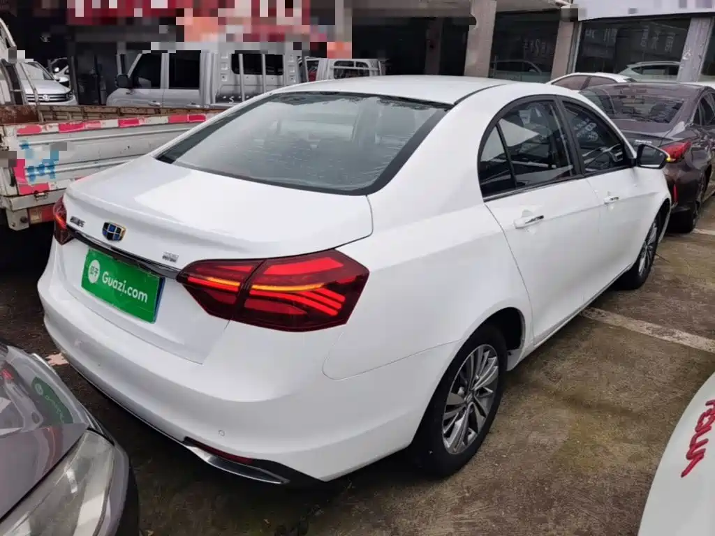 Geely Emgrand — миниатюра 7