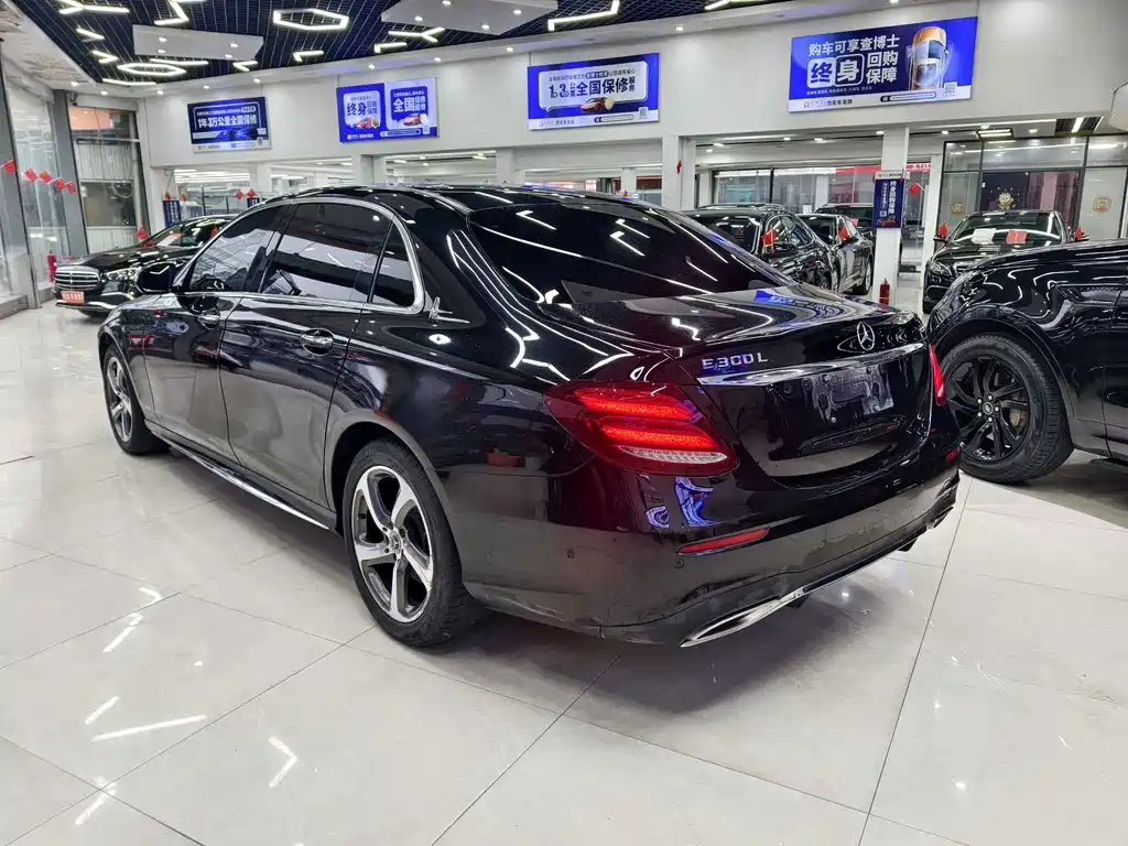 Mercedes-Benz E-Class — миниатюра 10
