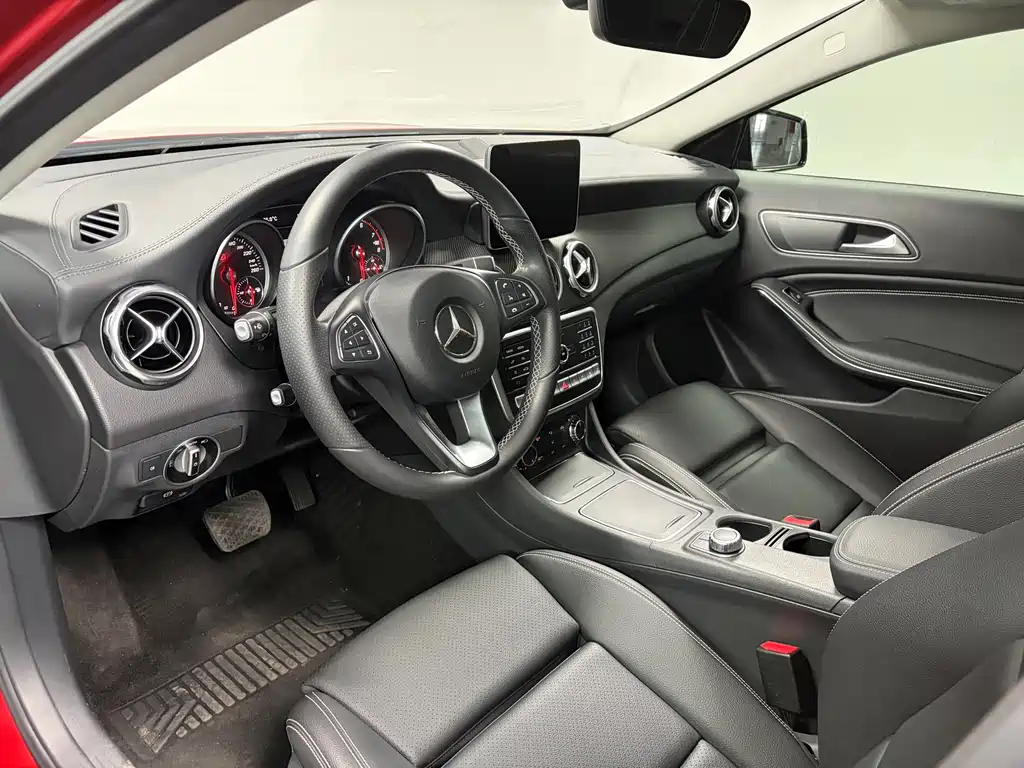 Mercedes-Benz GLA 2018 GLA 220 4MATIC Sport