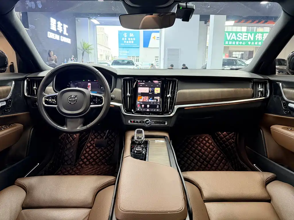Volvo S90 — миниатюра 6