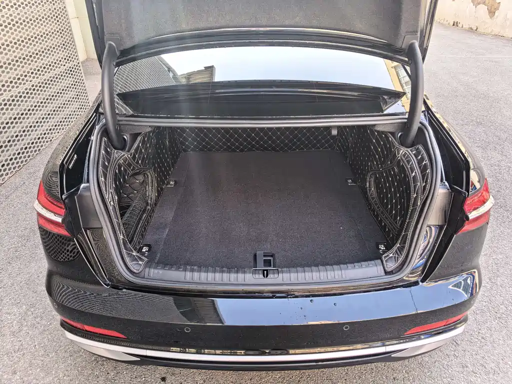 Audi A6L 2023 40 TFSI Luxury