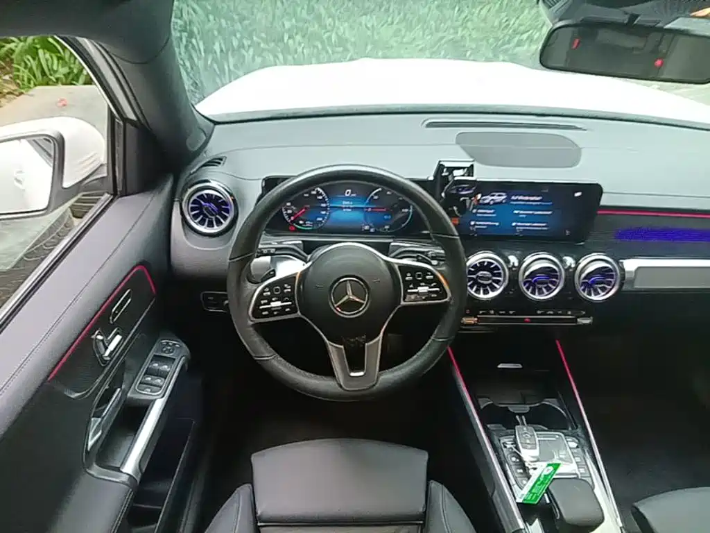Mercedes-Benz EQB — миниатюра 11