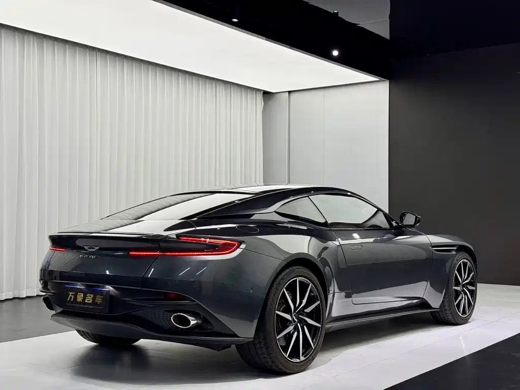 Aston Martin DB11 2020 4.0T V8 Coupe