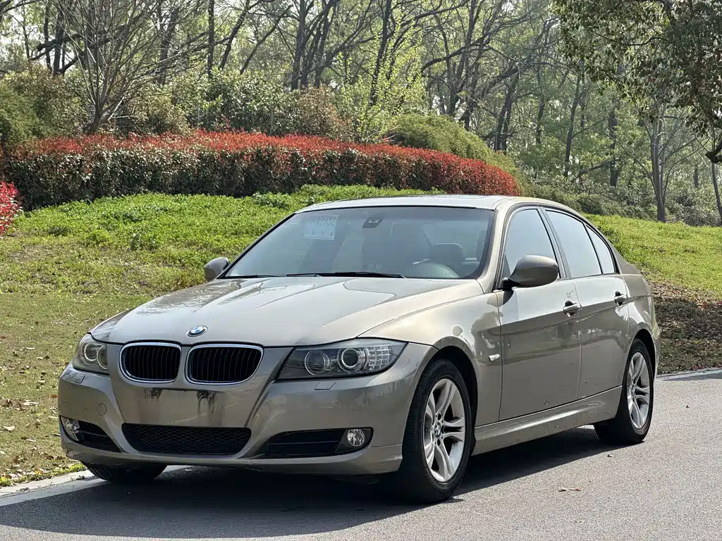 BMW 3 Series (Import) 2012