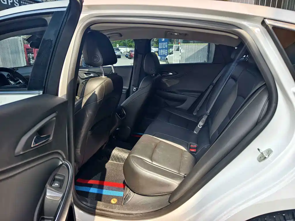 Chevrolet Malibu XL — миниатюра 10