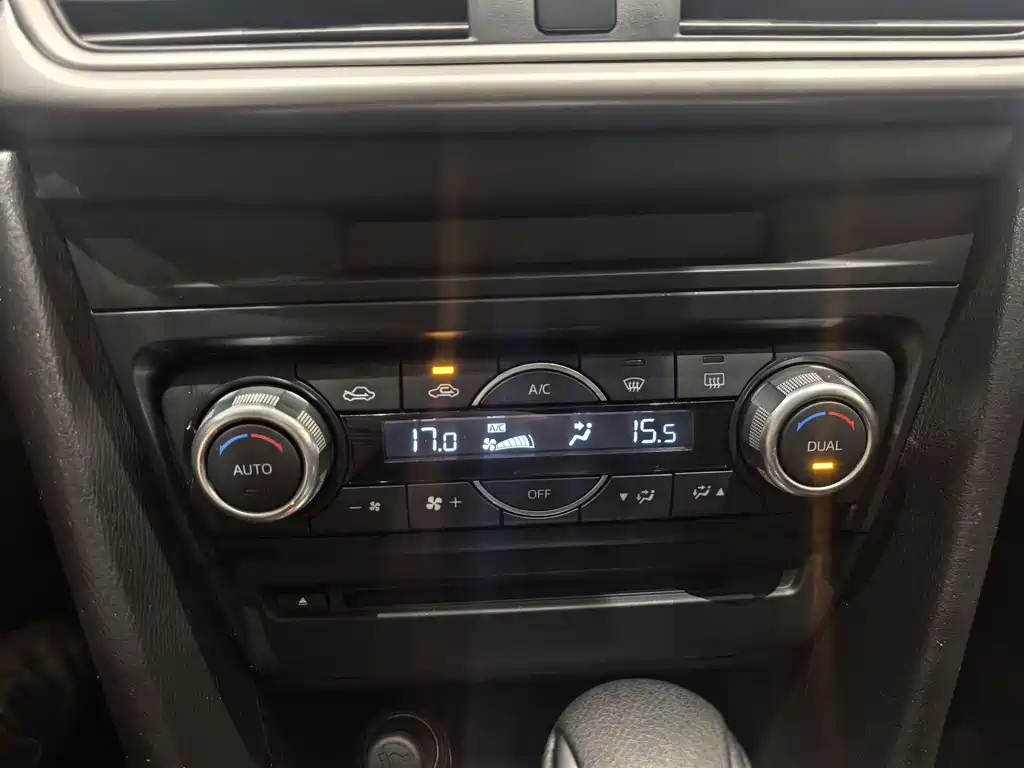 Mazda 3 Axela — миниатюра 12