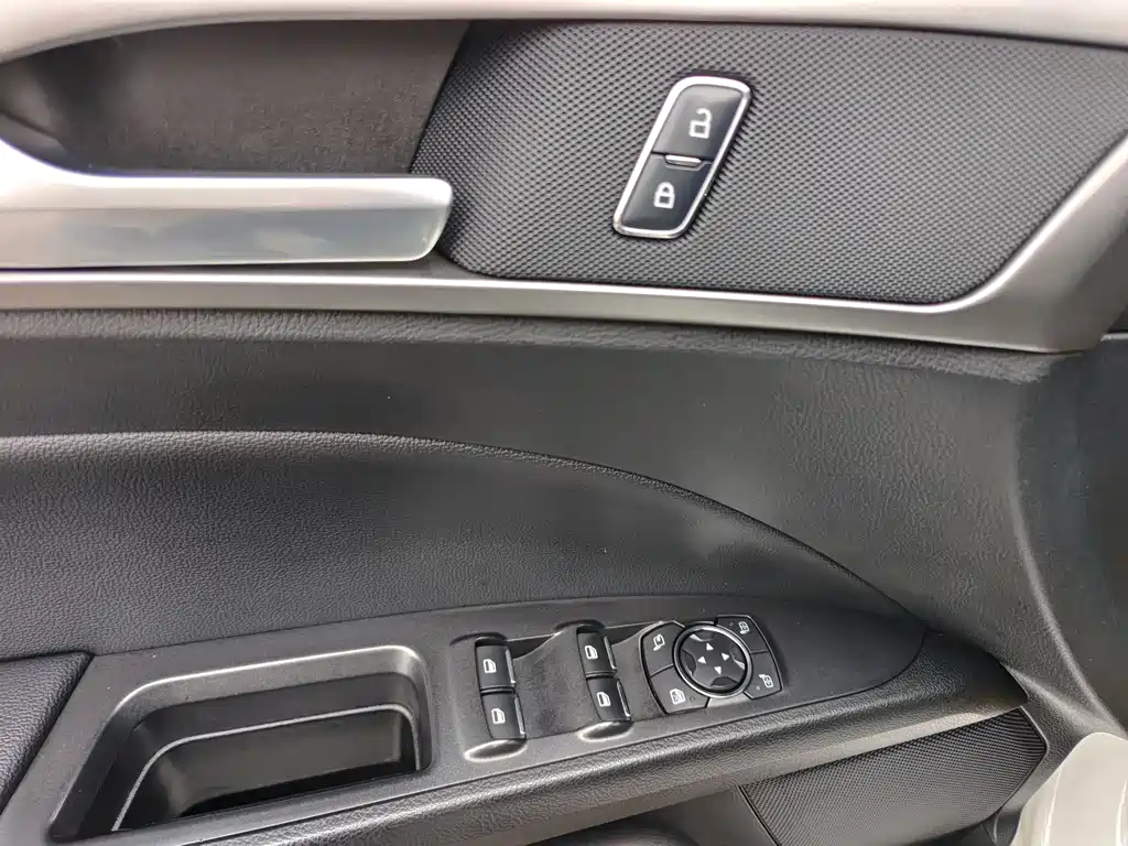 Ford Mondeo 2020 EcoBoost 180 Fashion