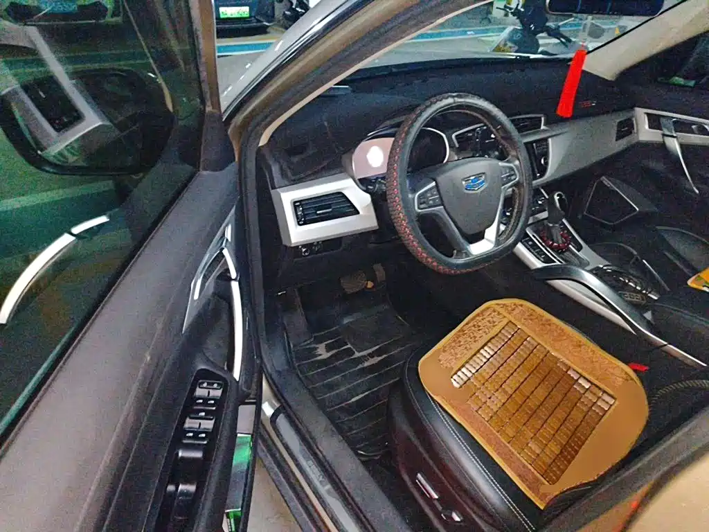 Geely Boyue — миниатюра 17