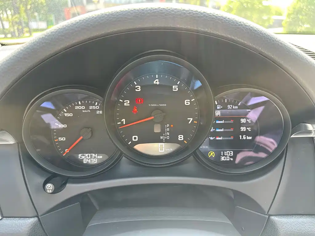 Porsche Macan — миниатюра 11