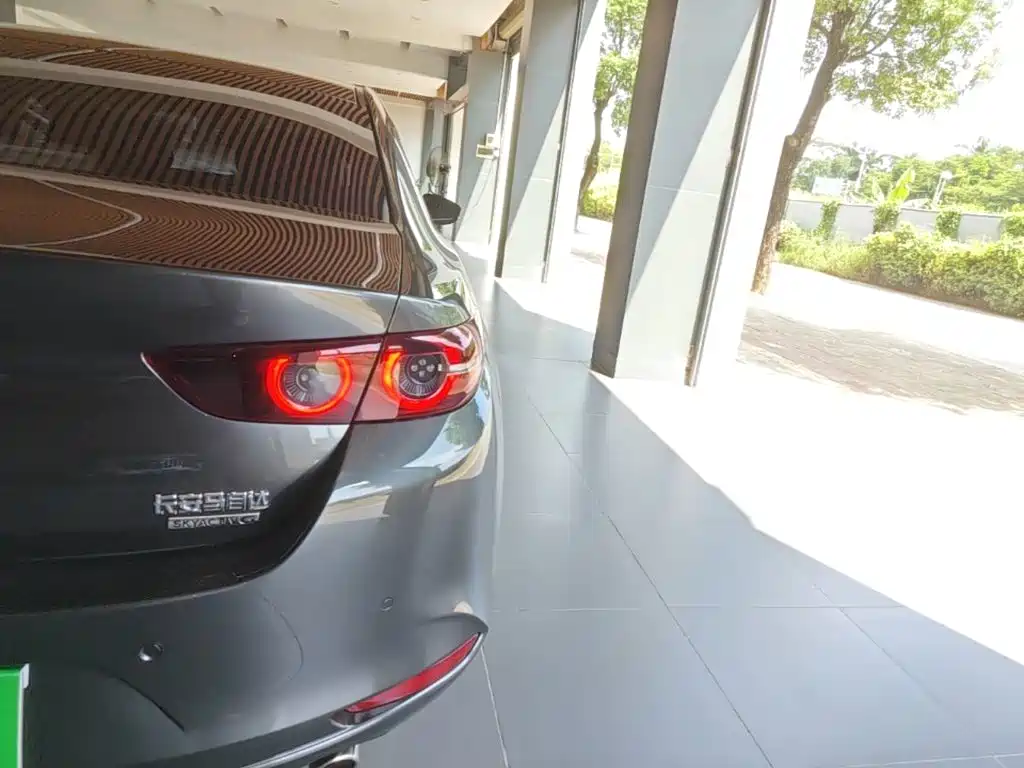 Mazda 3 Axela — миниатюра 8