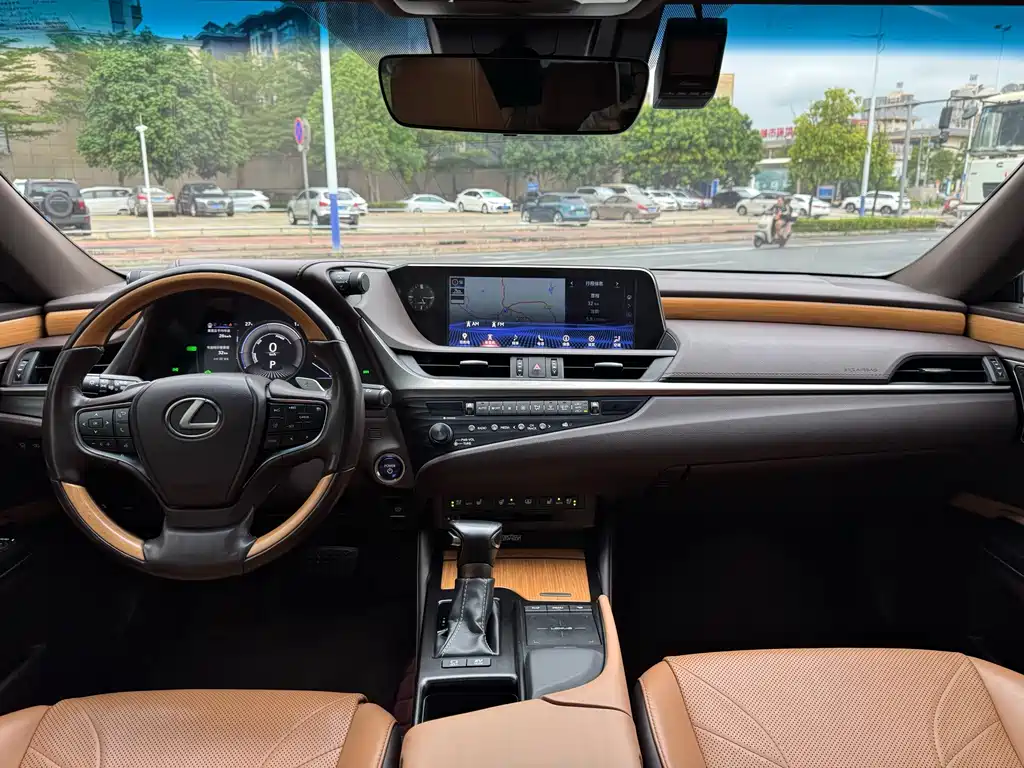 Lexus ES — миниатюра 11