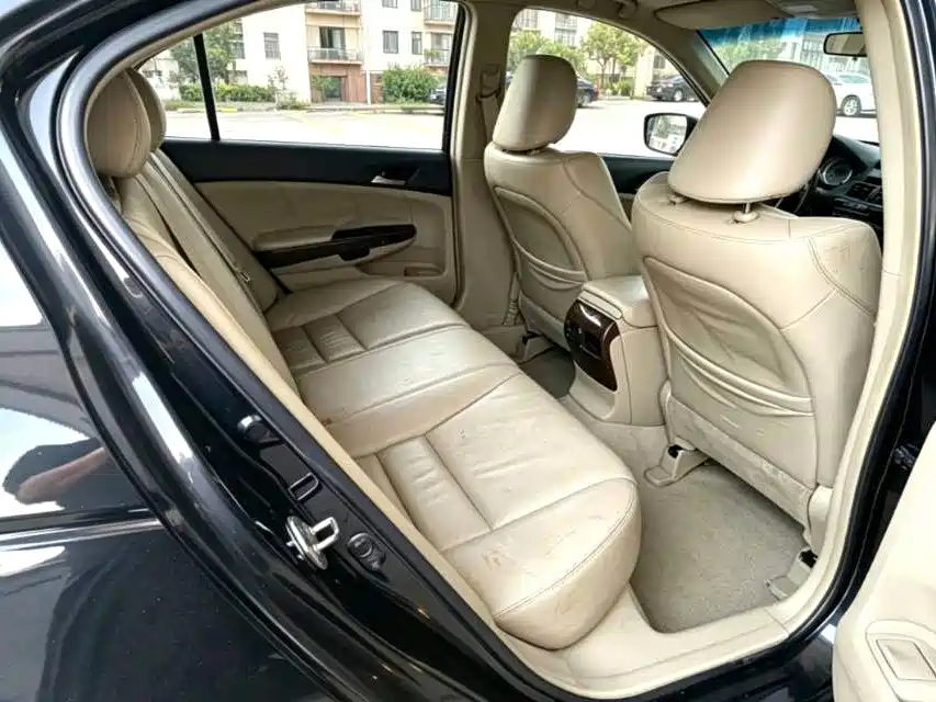 Honda Accord — миниатюра 7
