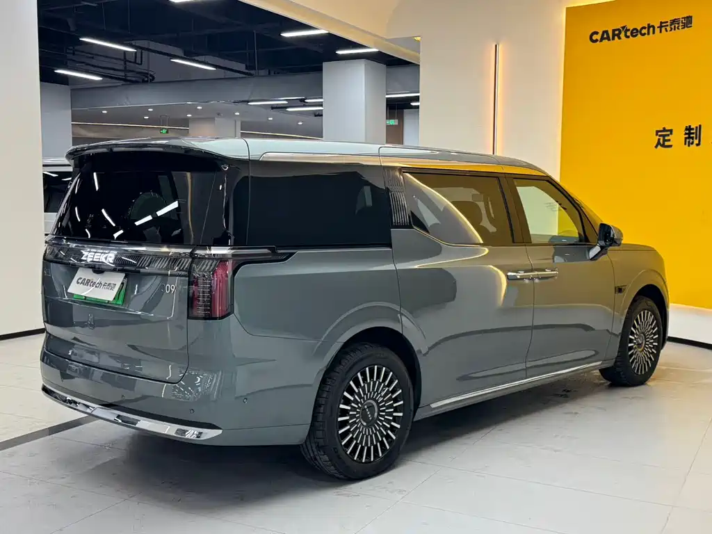 Zeekr 009 2024 мест 108kWh