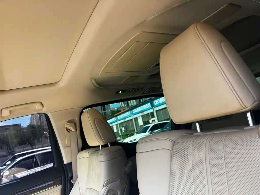 Toyota Vellfire — миниатюра 20