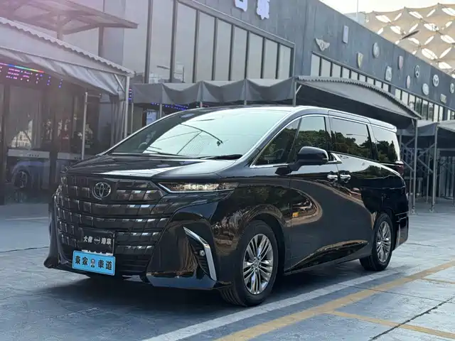 TOYOTA ELFA 2025